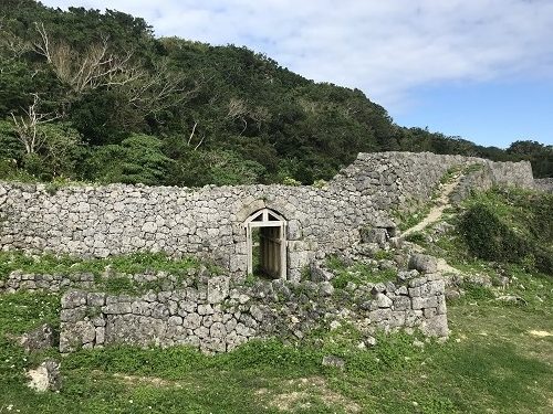 沖縄本島南部で穴場の観光スポット 知念城跡は景色も最高 おきたび