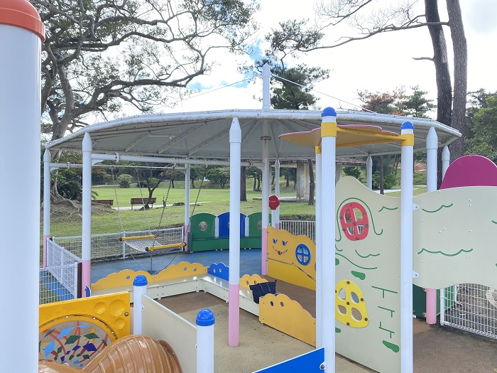 沖縄の公園 0歳 1歳から遊べる浦添大公園の乳幼児向けエリアが超おすすめ おきたび